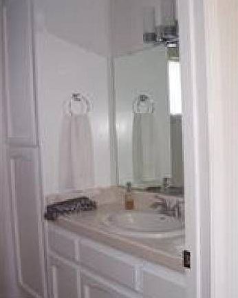5th image of 2536 Castlewood Dr