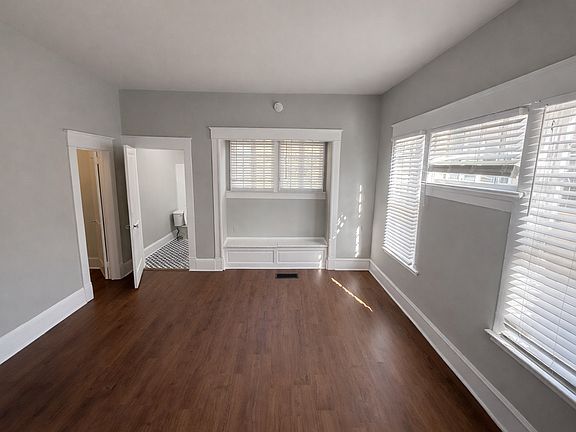 4th image of 747 Barnett St NE #2