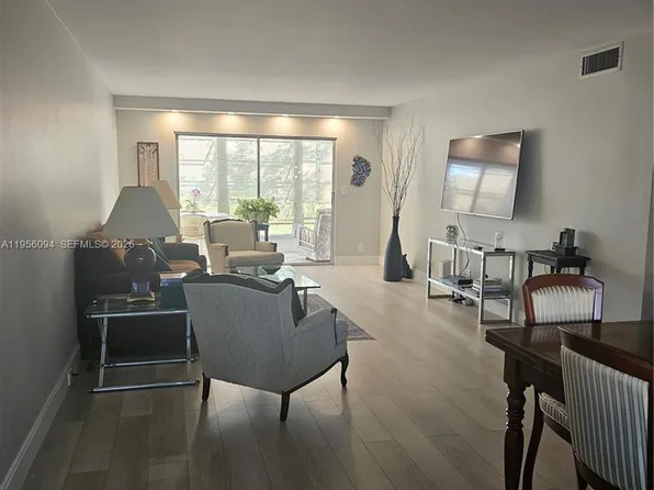 3203 Portofino Point #F2, Coconut Creek, FL 33066