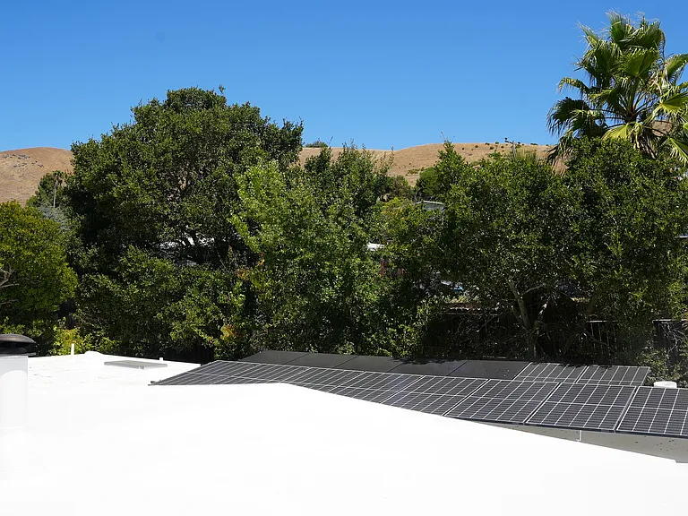 678 Las Colindas Rd — Photo 8