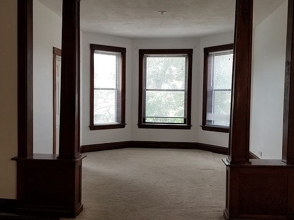 5th image of 4023 W Cornelia Ave