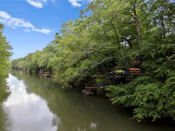 868 Red Fox Rd, Broken Bow, OK 74728