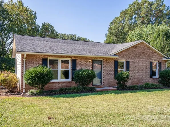 804 S Laurel St, Lincolnton, NC 28092
