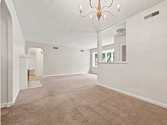 5th image of 111 Fairfield Dr