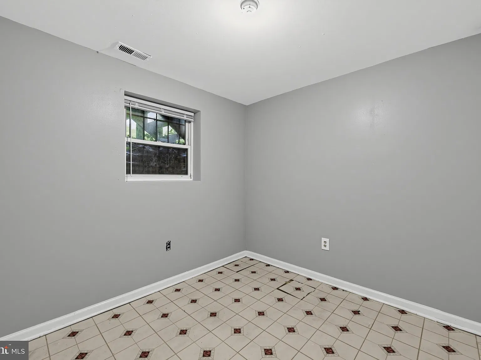 3 bed, 1.5 bath, 1280 sqft, $2,995 — Photo 4