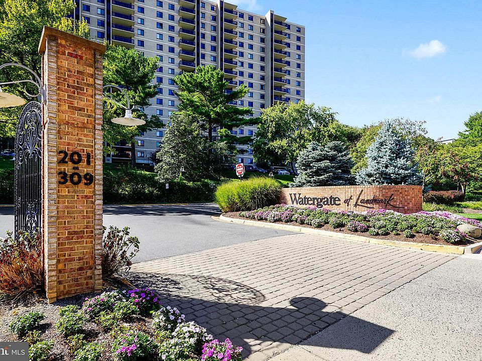 1st image of 309 Yoakum Pkwy APT 703