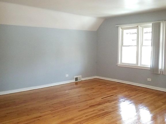 4th image of 2204 N Lowell Ave #2