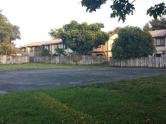 2nd image of 21039 NE 5th Ct