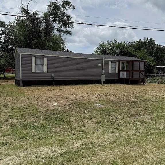 7305 Goodman Ln — Photo 1