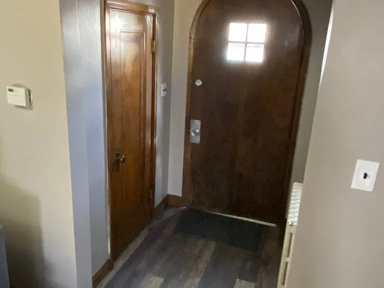 430 Elias Ave — Photo 6