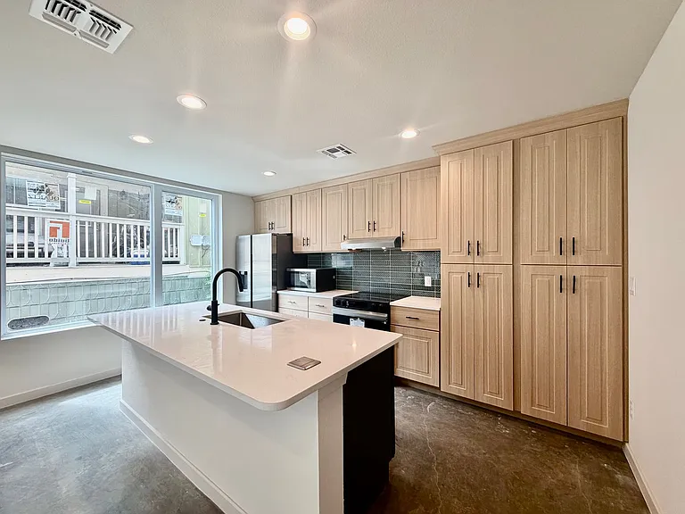 Modern Luxury in San Marcos' Premier Courtyard Community Now Leasing! — Photo 33