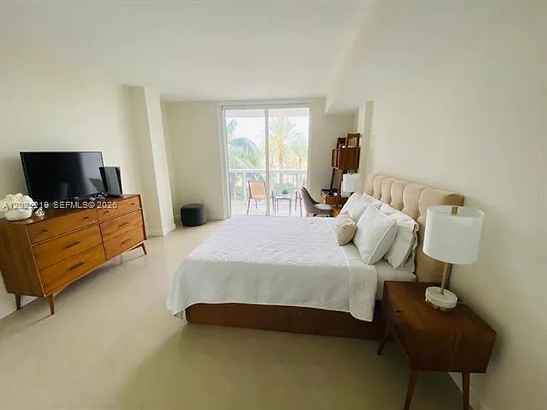 10275 Collins Ave #324 — Photo 13