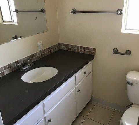 Upper level full bathroom