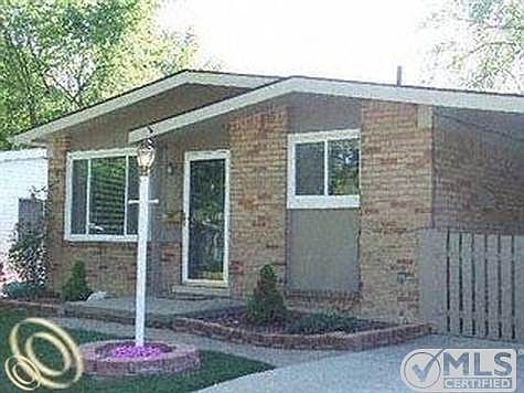 4107 Edgeland.jpg