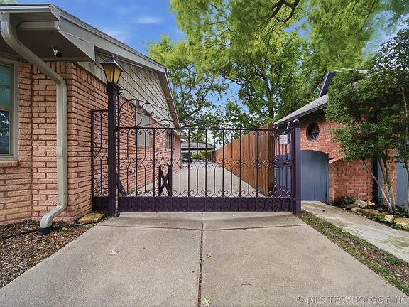 5th image of 4631 E 55th Pl