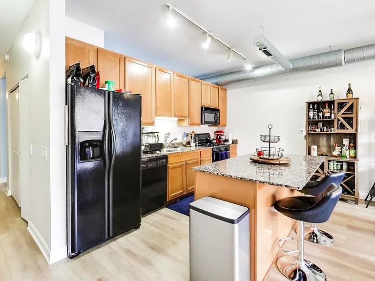 1200 W Monroe St #315 — Photo 6