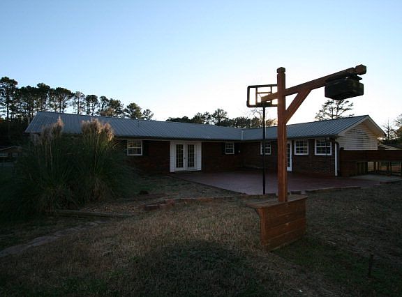 5th image of 144 Anthony Dr NE