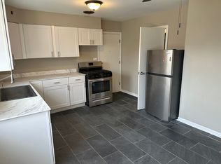 6104 W Gunnison St #1R, Chicago, IL 60630