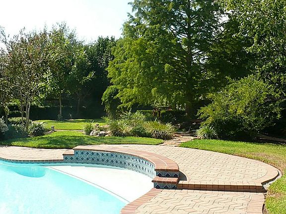 3rd image of 22510 Wolfs Meadow Ln