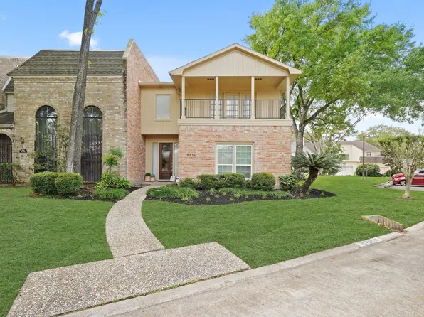 9334 Briar Forest Dr, Houston, TX 77063