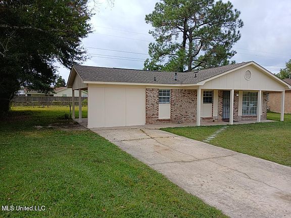 3rd image of 208 Cedar Dr