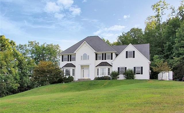 1st image of 23 Colonial Dr