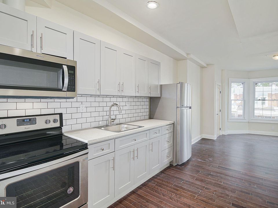 1st image of 2928 W Oxford St