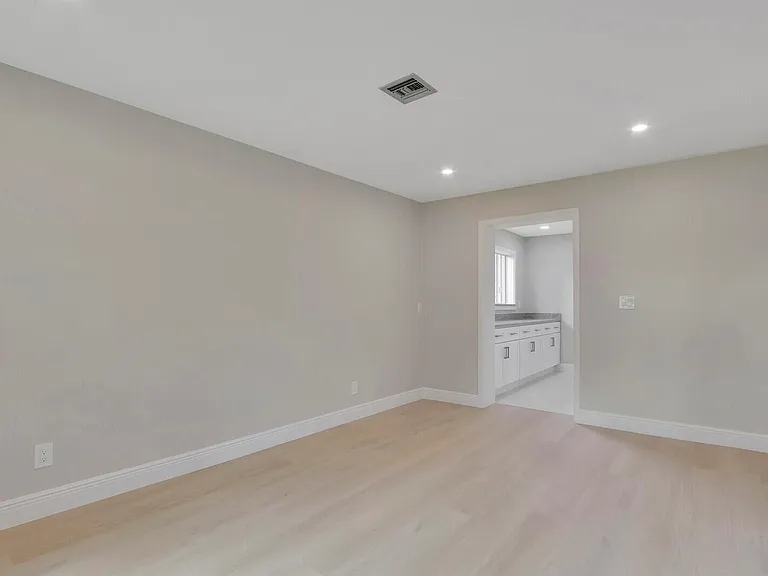 732 Pelican Way — Photo 19