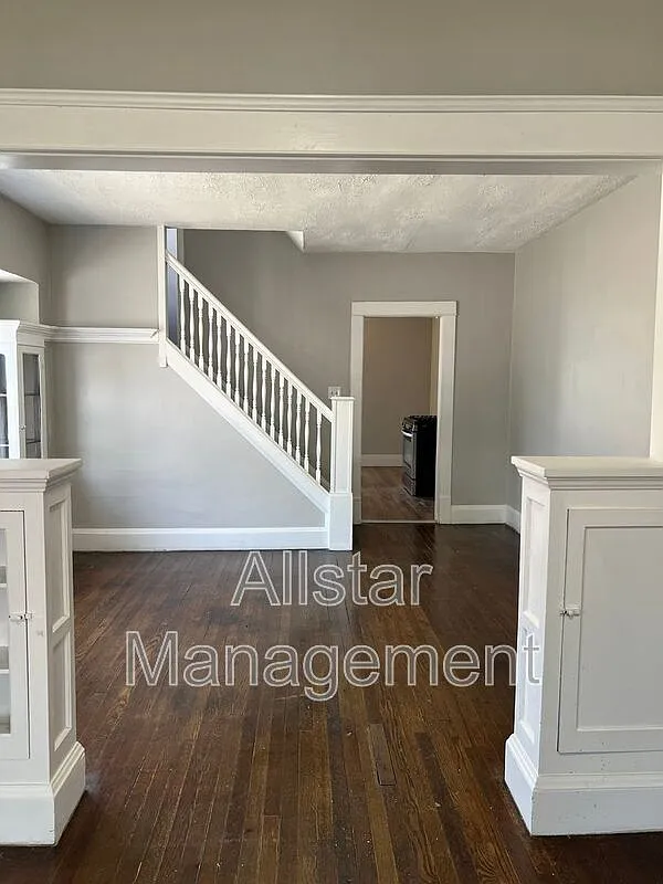 3 bed, 1.0 bath, 1200 sqft, $1,195 — Photo 4