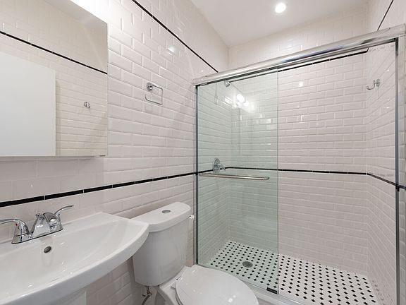 5th image of 3677 Poinciana Ave #5B