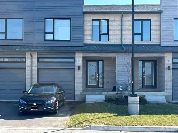 7 Oak St, Cambridge, ON N1R 4K5