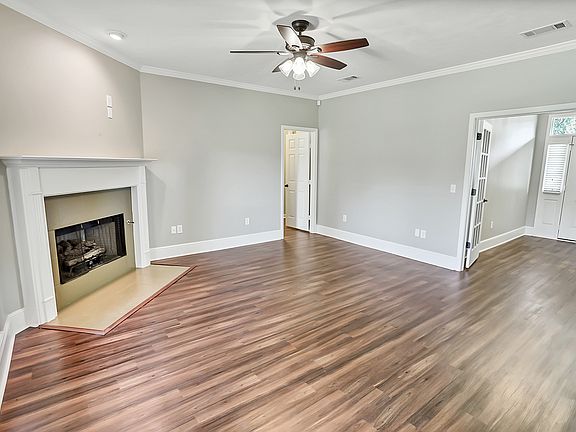 Different view / family room