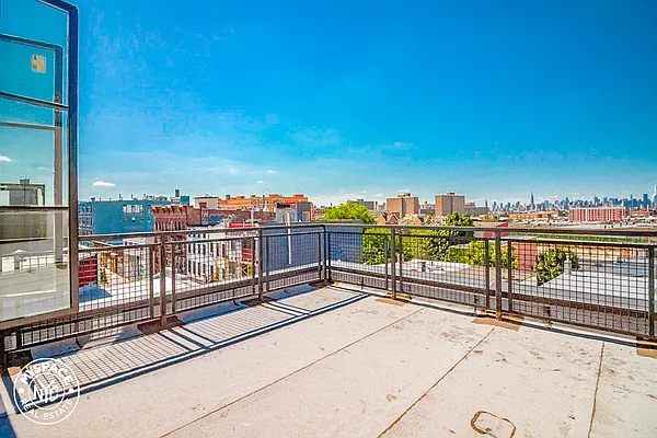 Rented by MySpaceNYC | media 6