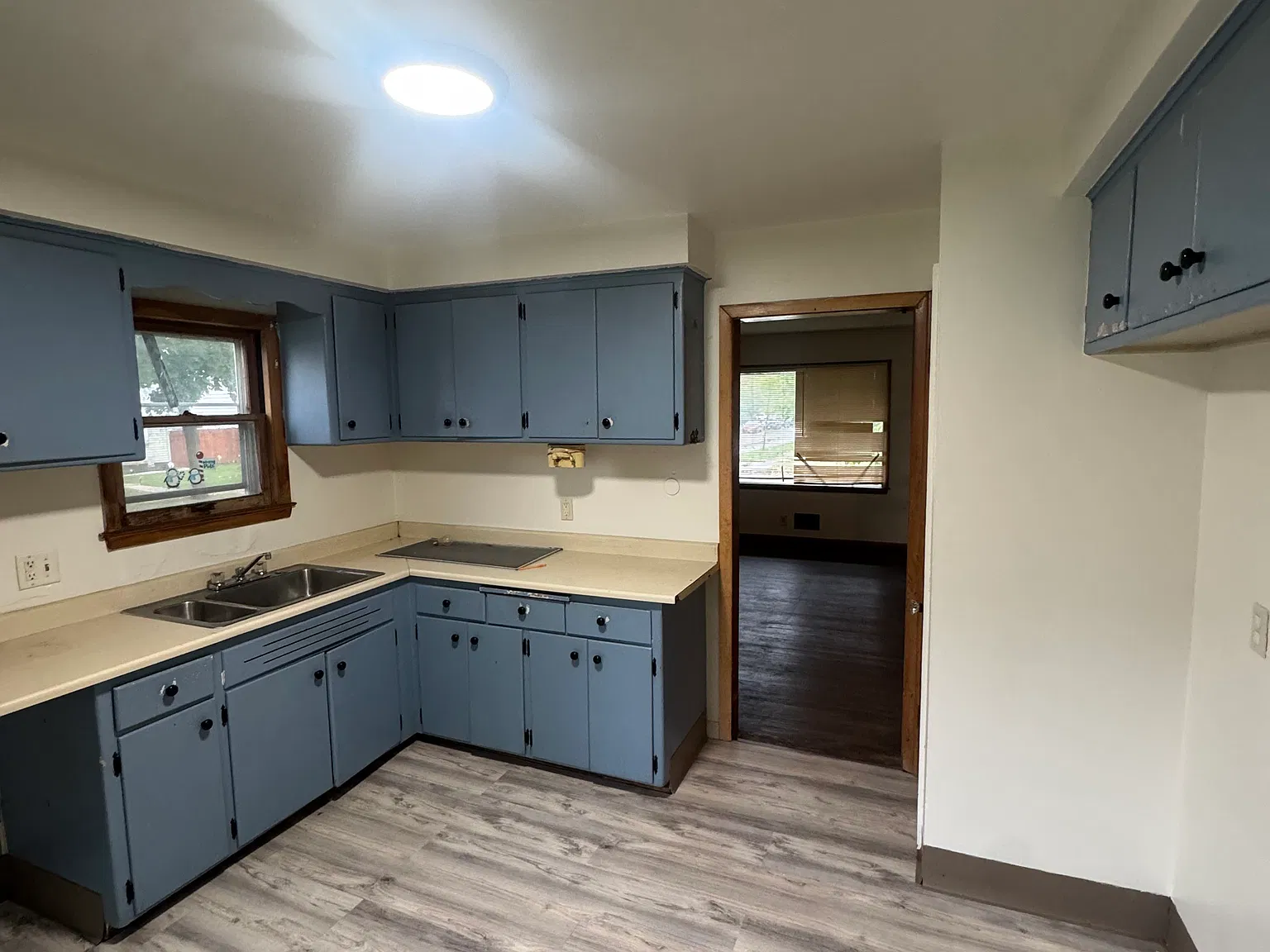 3 bed, 977 sqft, $1,595 — Photo 4