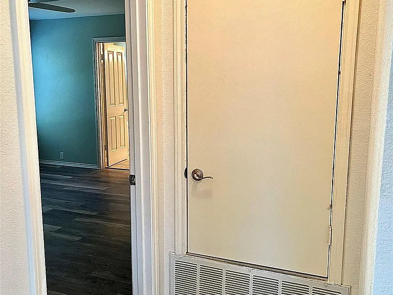 2117 Kimra Ln — Photo 11