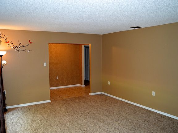 4th image of 4510 Sugartree Dr W