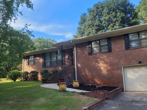 2101 Longview Dr, Bessemer, AL 35023