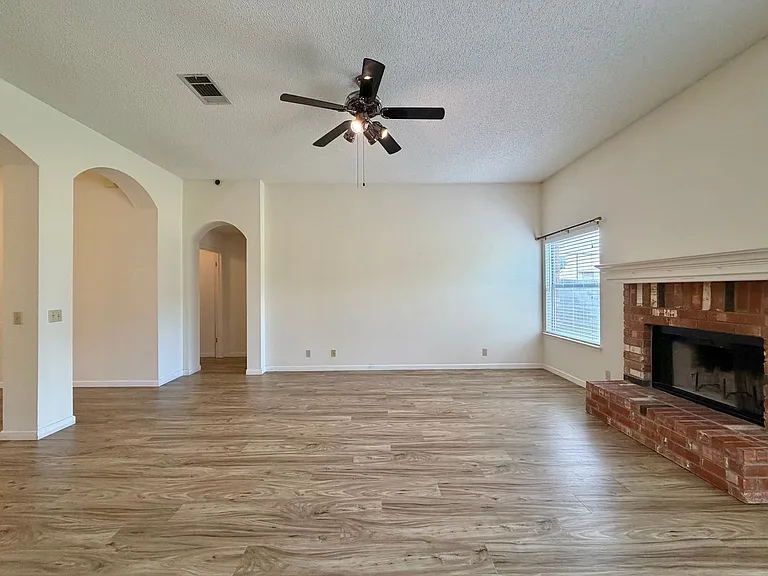 2200 Emmett Pkwy — Photo 5