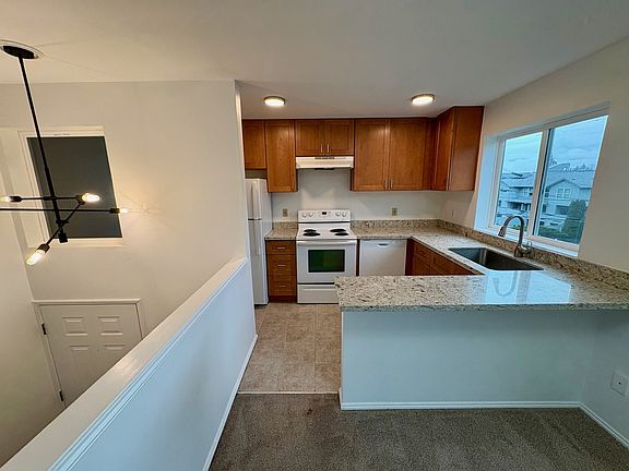 5th image of 2633 22nd Ave W APT 1