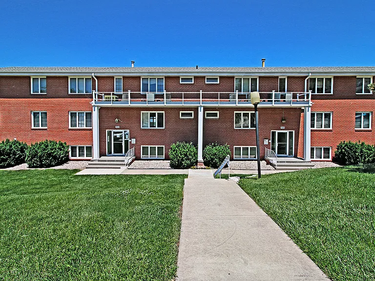 Flats on 75th — Photo 12