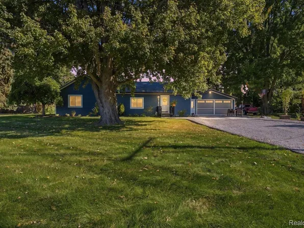 28487 Cotton Rd, Chesterfield, MI 48047