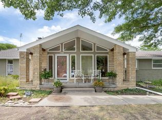 1322 Estate Ct, Wichita, KS 67208