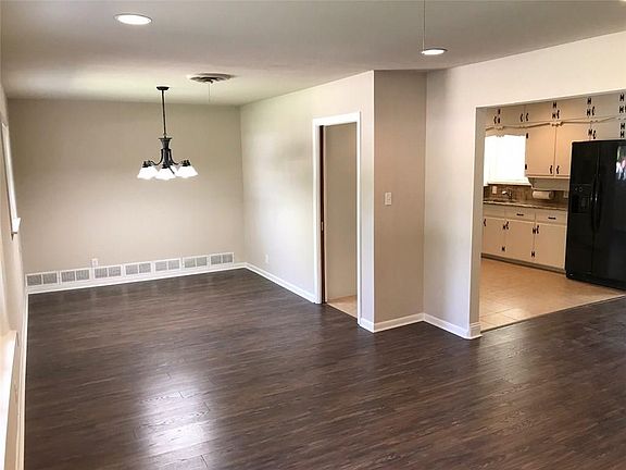 4th image of 5625 Trail Lake Dr