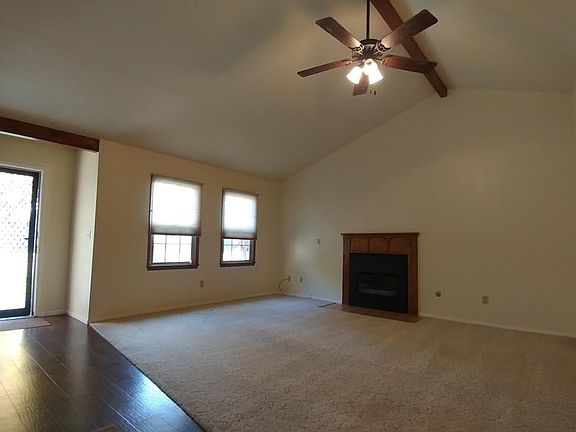 4th image of 2406 E Tulare Ave