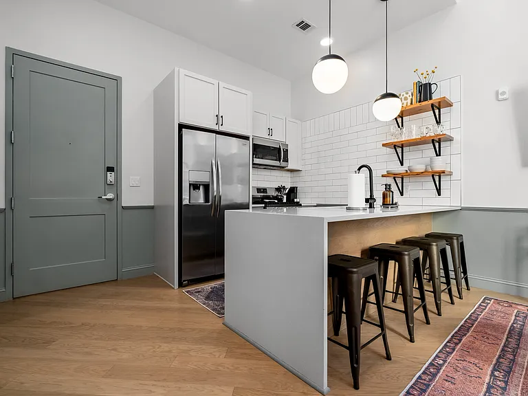 2212 Morris Ave #300 — Photo 9