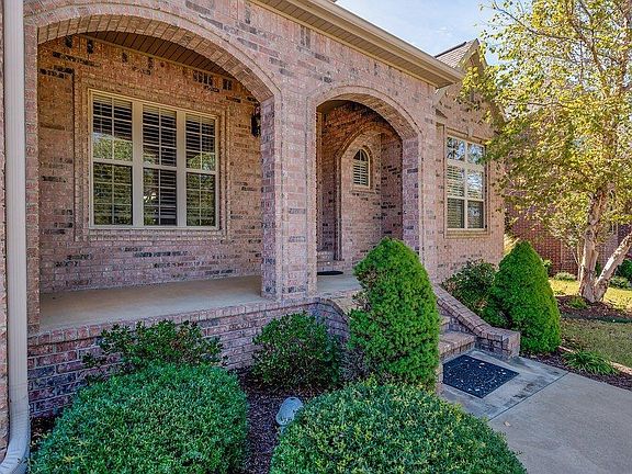 4th image of 5619 S Chadwick Dr