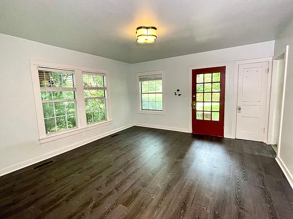 3rd image of 1215 N Shady Ln