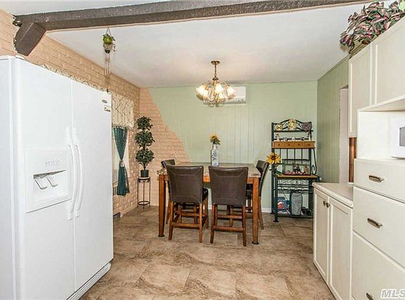 4th image of 2538 Falcon St