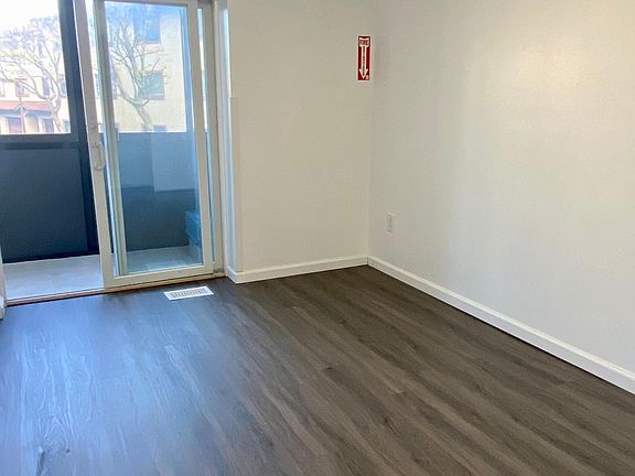 4th image of 114-53 Dalian Ct #1
