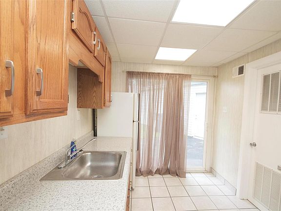 3rd image of 1100 Sansu Ln